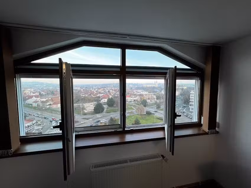 High level Apart Oradea free reserved parking