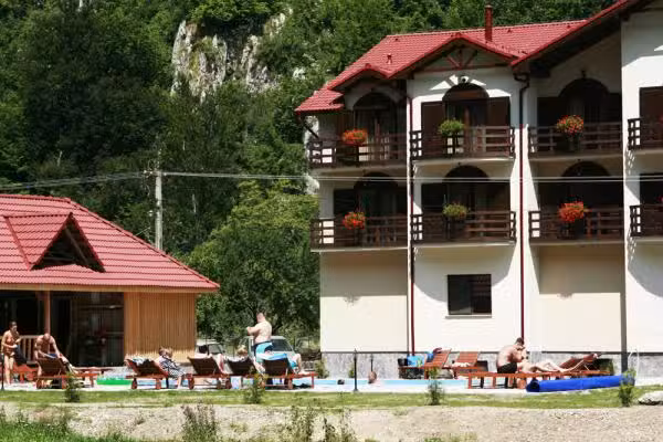 Hotel Carpathia Remeti din Muntii Apuseni