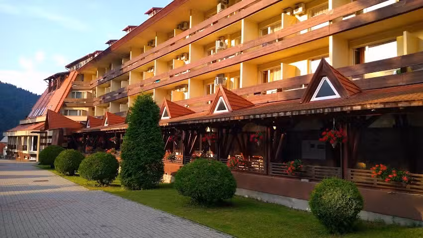 Hotel Ciucaș cu centru SPA si baza de tratament