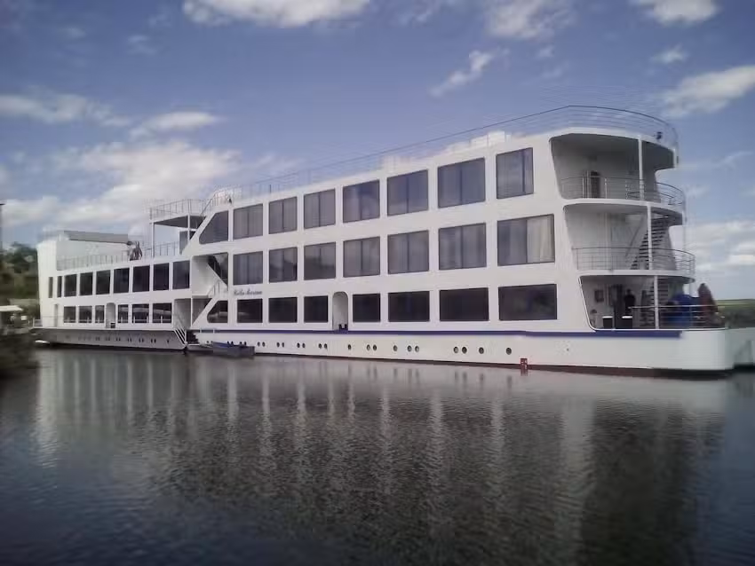 Hotel Plutitor Bella Marina