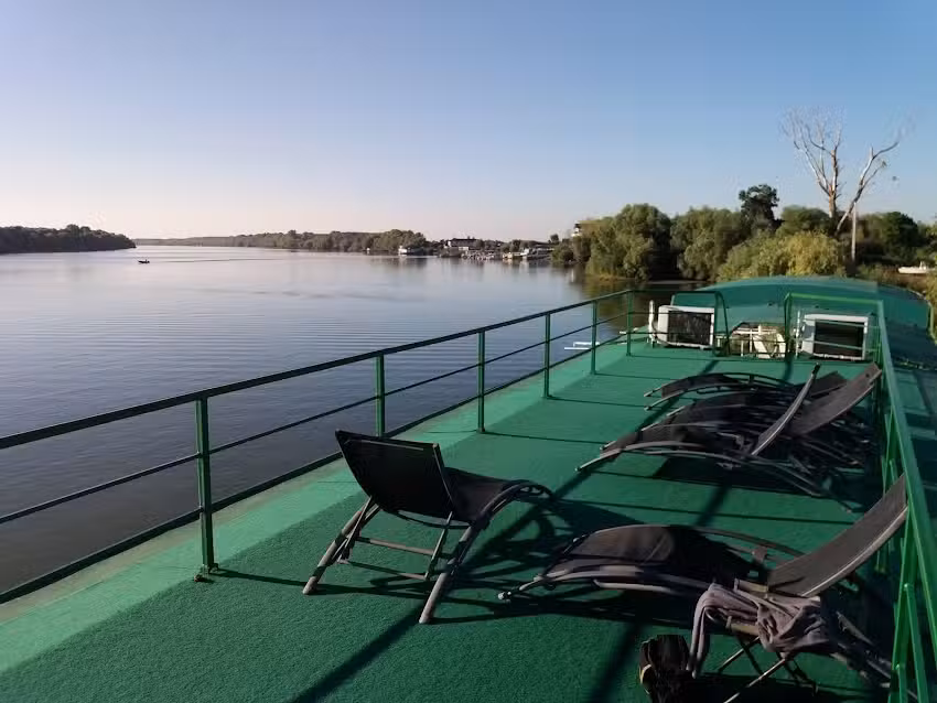 Hotel Plutitor Kingfisher