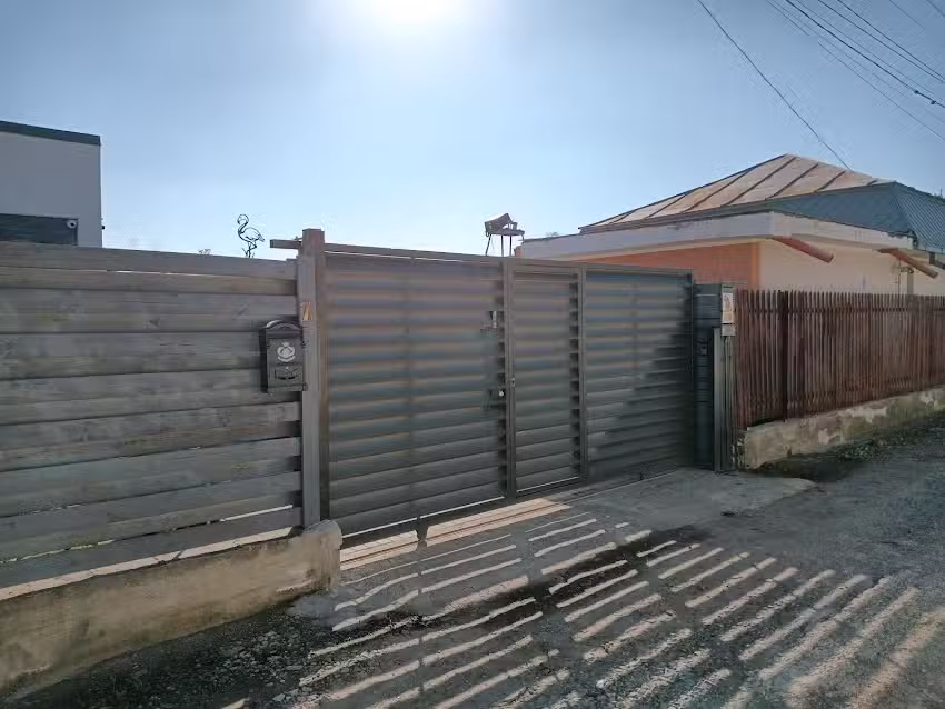 House of Roses Galati