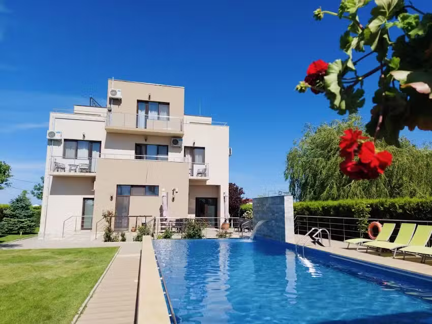 Indeep Club – Sea Deeper