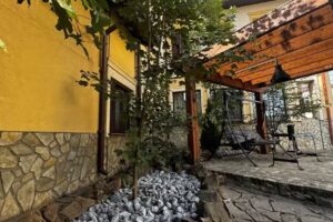 IRIS BOUTIQUE – Vila Turistica