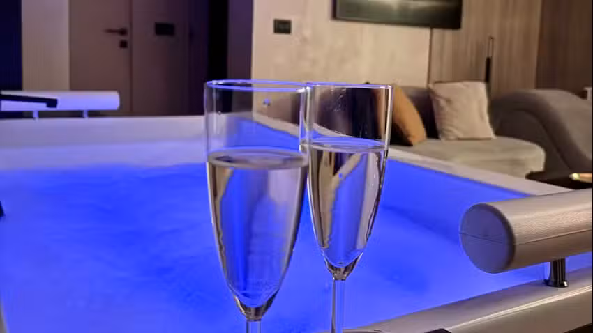 Jacuzzi Old Town Escape