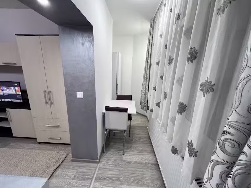 KUMA House – Cazare Modernă & Confortabilă – Free Parking