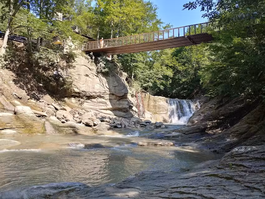 La Cascada Domeniul Girbea