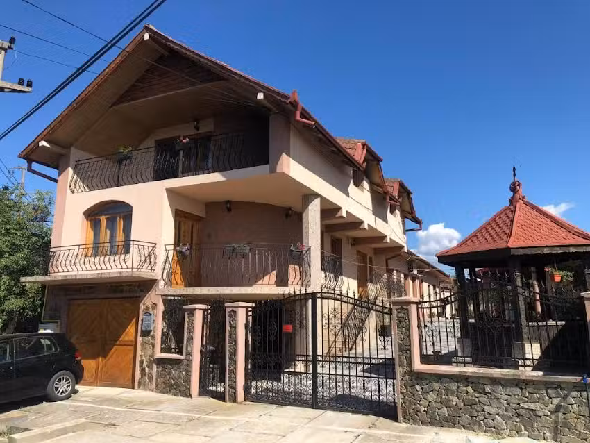 La Conac Complex Deluxe