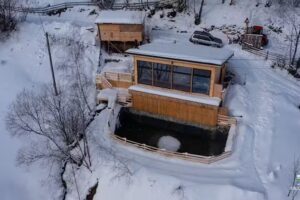 La noi la munte – Casa de pe lac