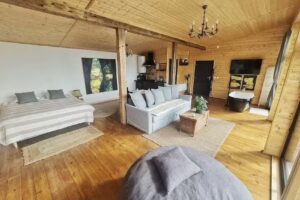 La noi la munte – Casa de pe lac