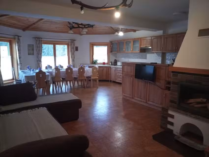 Miksa kulcsosház – Székelyvarság