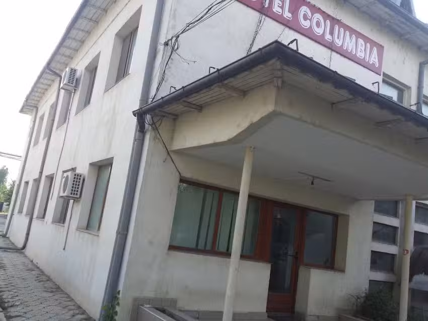 MOTEL COLUMBIA