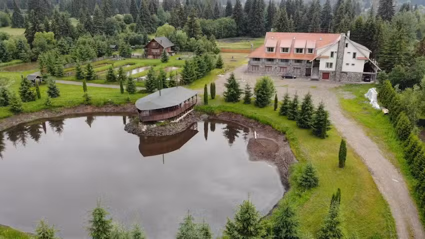 Nyíres menedékház – Cabana turistică „Nyíres”