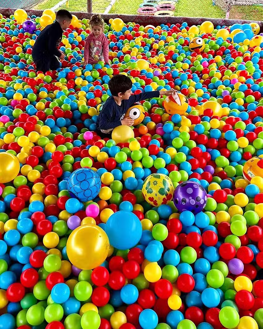 Parcul de distractii Alex & Emma’s Land