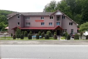 Pensiune-Restaurant Glasul Pădurii