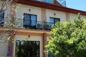 Pensiunea Ciresul Alb