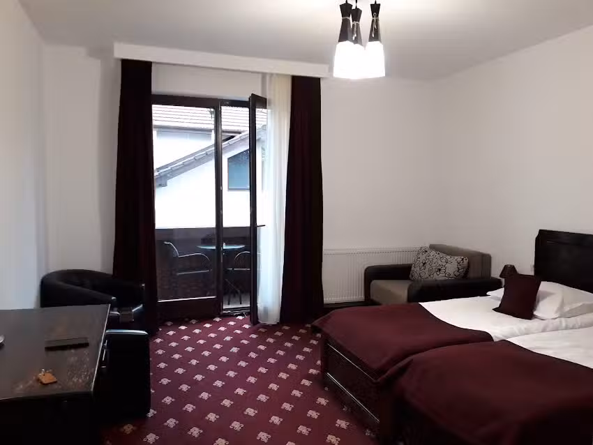 Pensiunea Conacul de pe deal