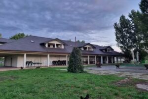 PENSIUNEA „LA LAC”