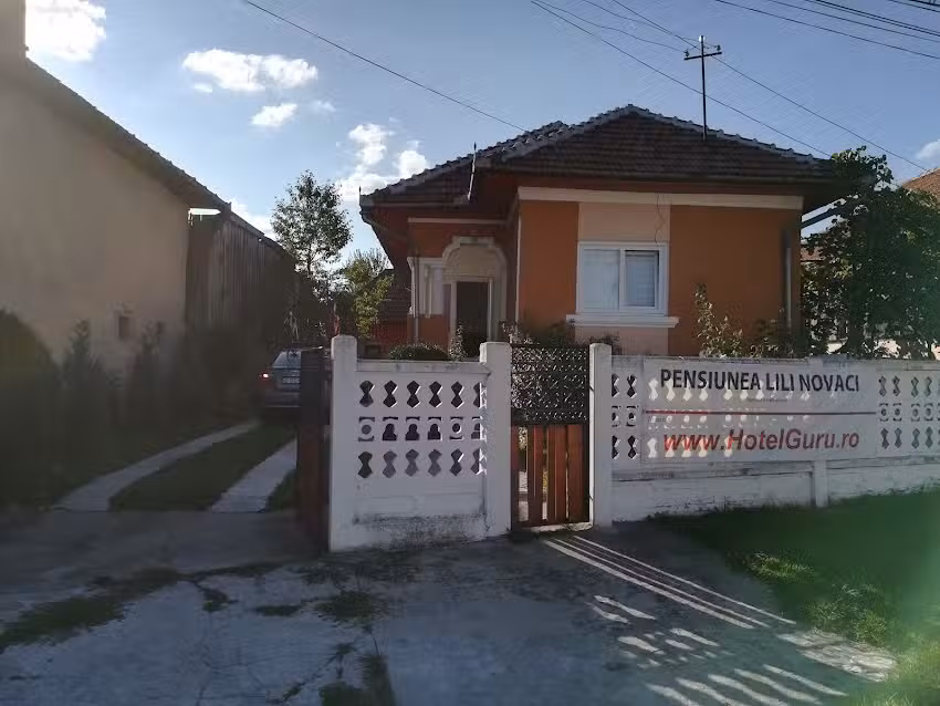 Pensiunea Lili Novaci