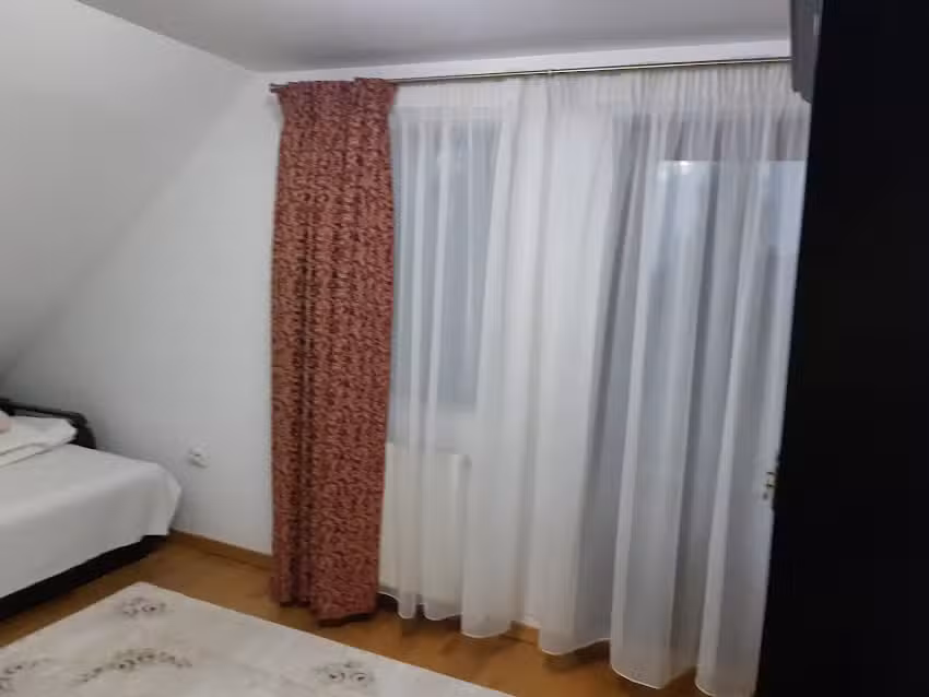 Pensiunea Liliana ( SC CIADOR BEAUTY CENTER SRL)