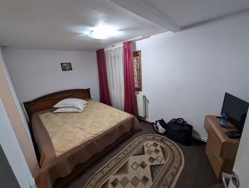 Pensiunea Mateias ” La Meserie”