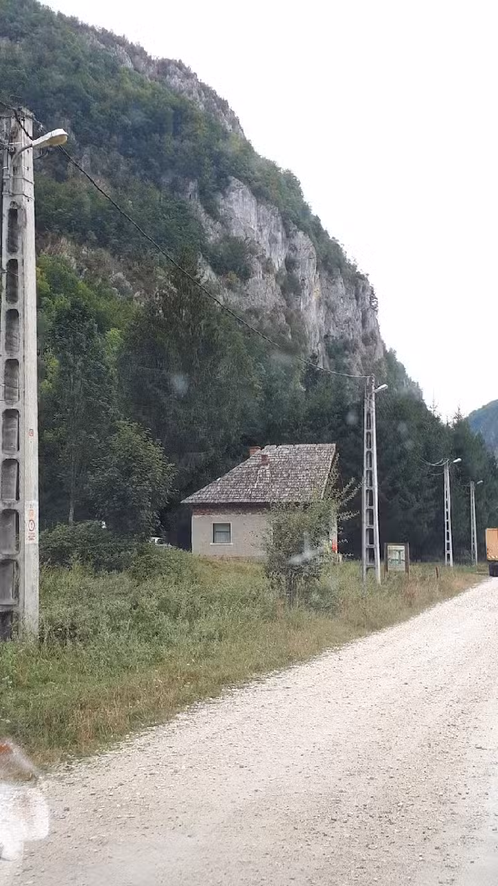 Pensiunea Nadina, Polovragi