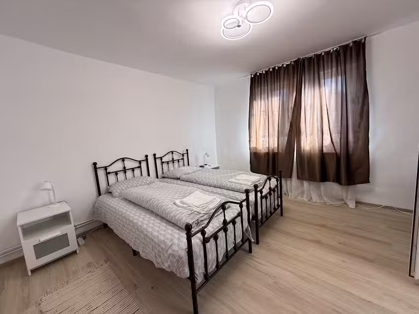 Pensiunea Nóra’s Garden – Guesthouse