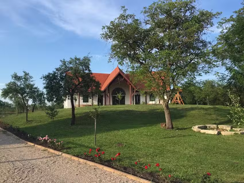 Pensiunea Pavatollas – Pávatollas Panzió