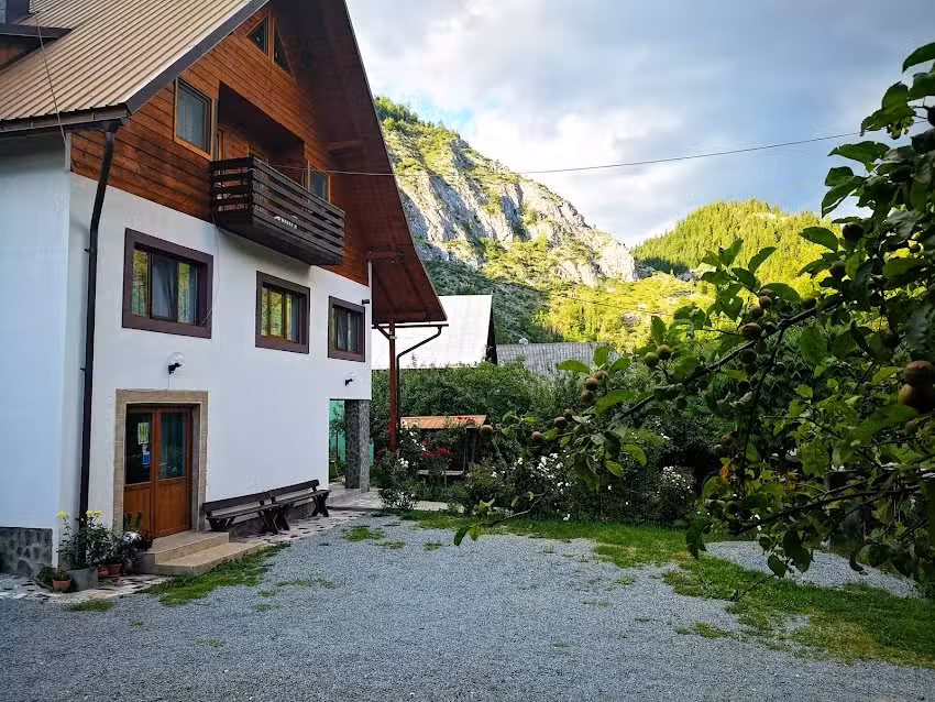 Pensiunea Piatra Mândruțului