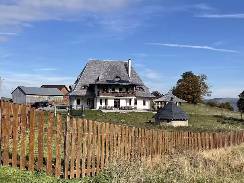 Pensiunea Poiana Vlădesei