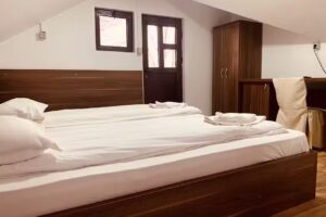 PENSIUNEA PRIVIGHETOAREA