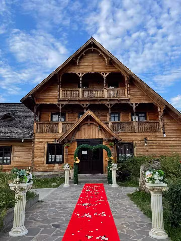 Pensiunea Rastoaca Si Sala Evenimente