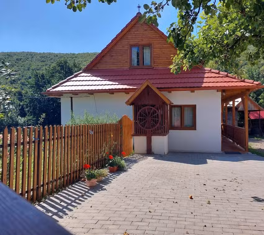 Pensiunea Tulipános