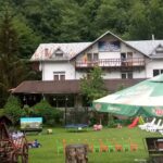 PENSIUNEA VALEA NEGRASULUI TOM CRIS