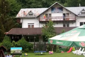 PENSIUNEA VALEA NEGRASULUI TOM CRIS