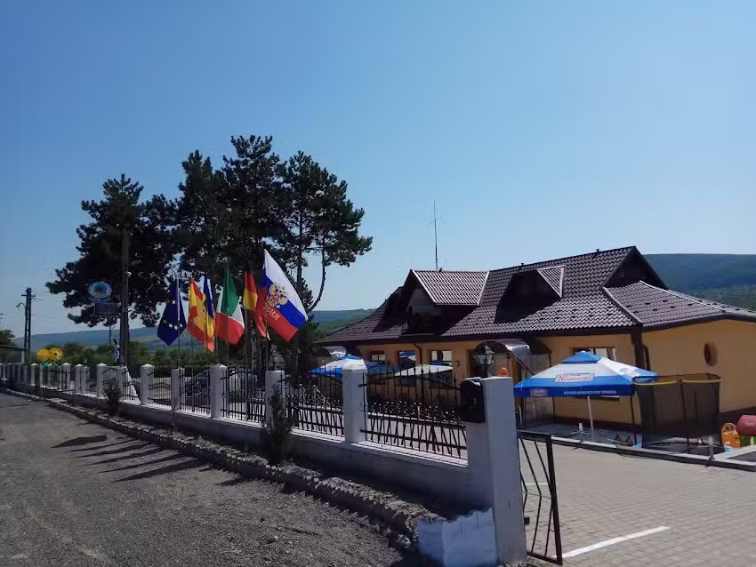 Popas Oltenesti ,,5 Pini”