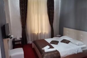 Rental Rooms în Town