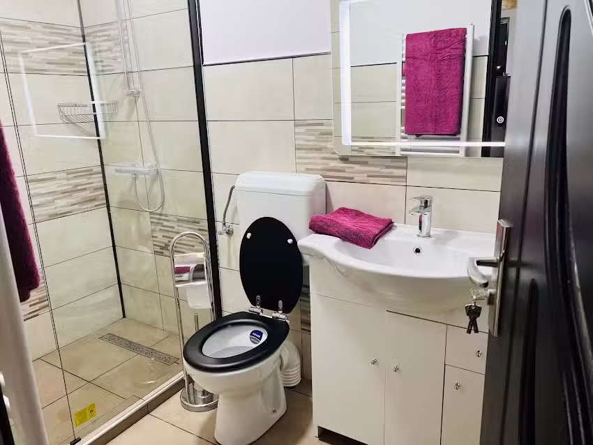 Reny`s Studio Apartments