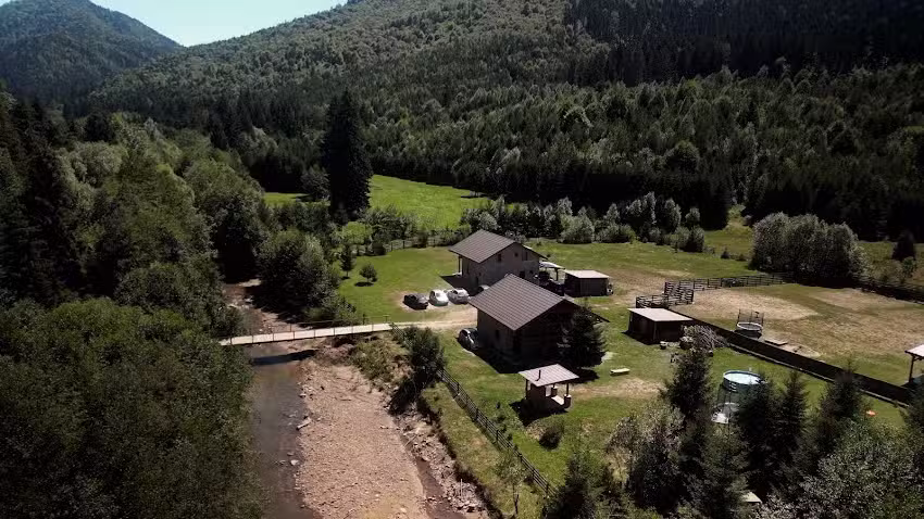 Riverside Cabins Ghelinta