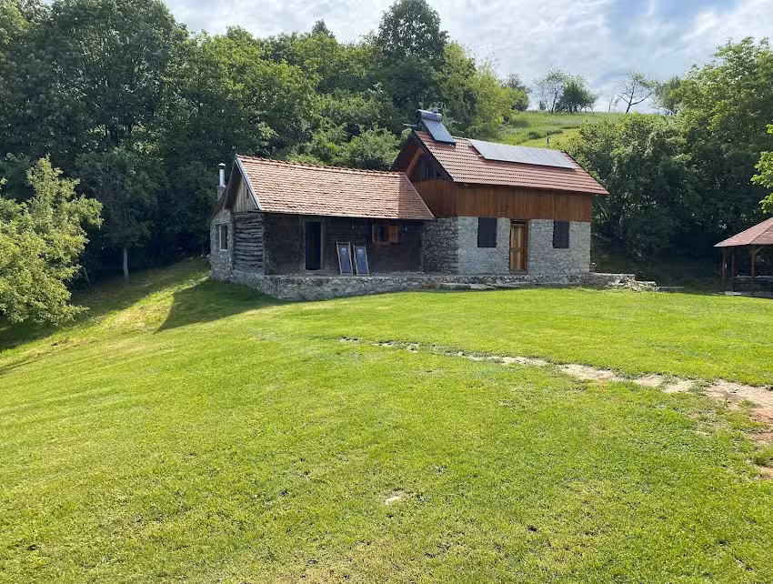 Salaš u Bregu in Cheile Carasului