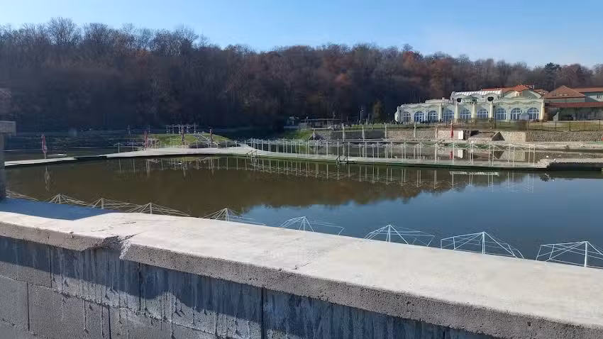 Stațiune balneară apa salina calda