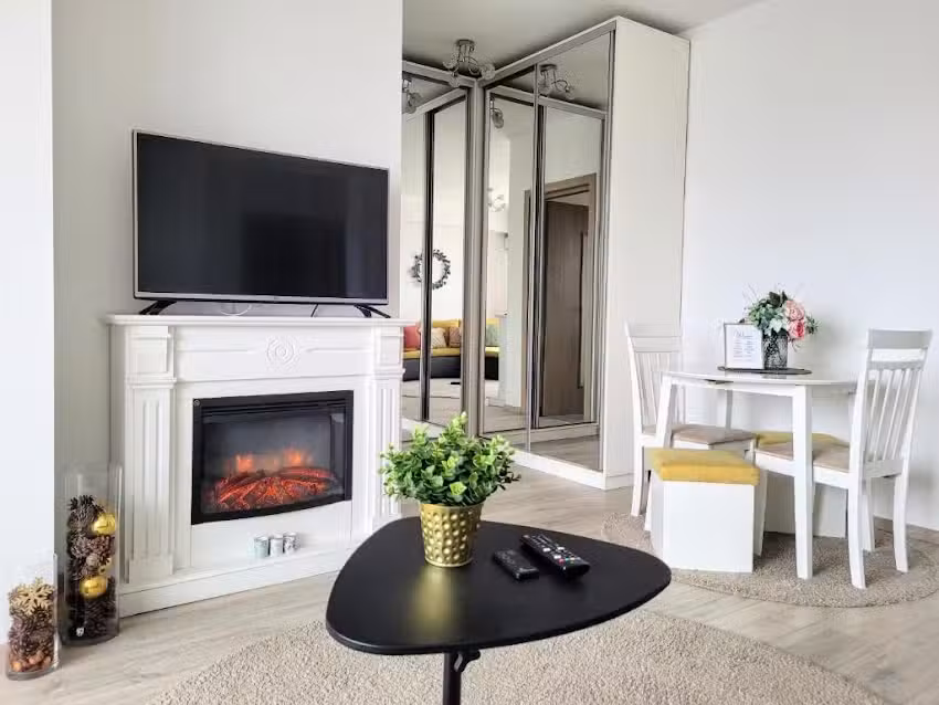 Stylish City Escape, Fireplace, Sunset Views