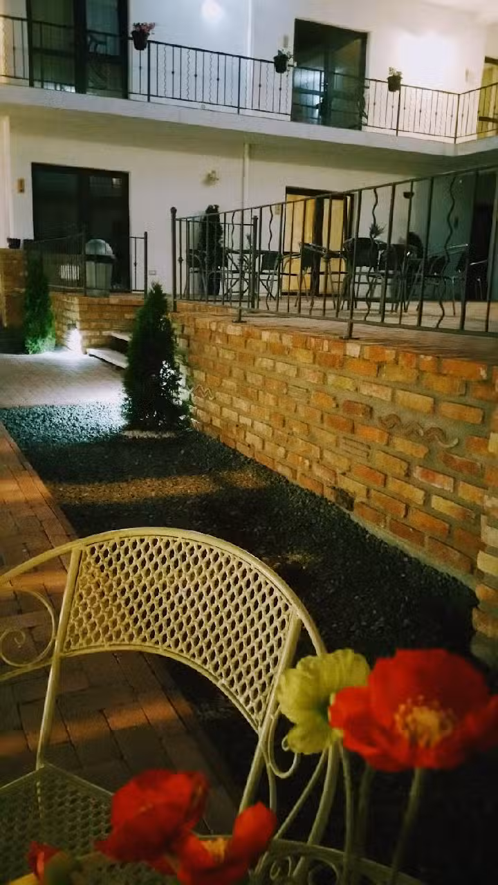 Sunny Border (adults only)