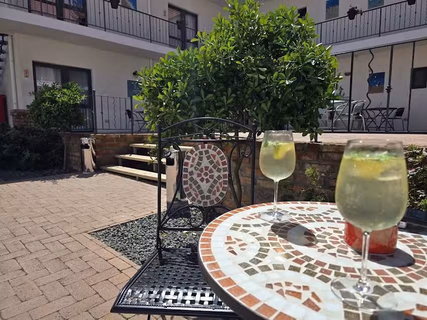 Sunny Border (adults only)