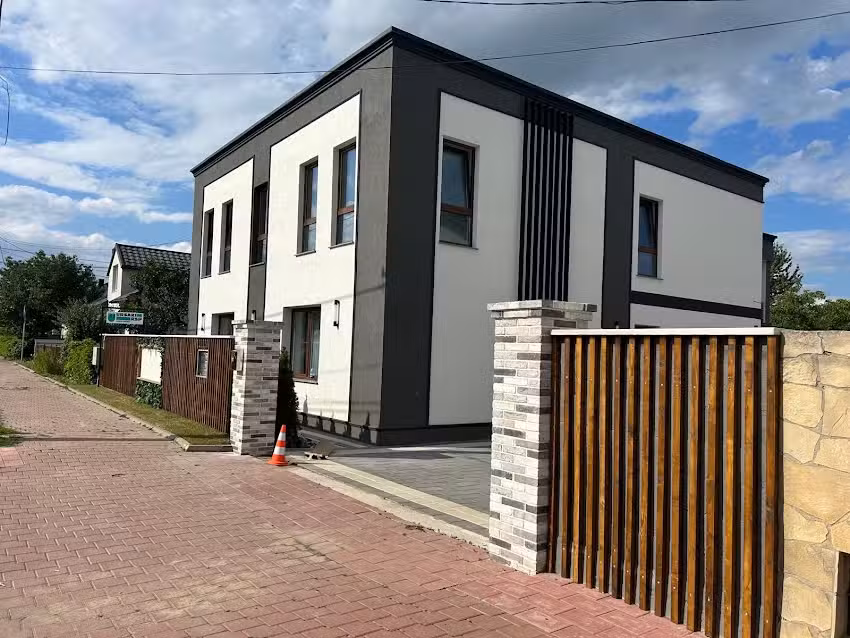 Ursachi Apartments & Rooms