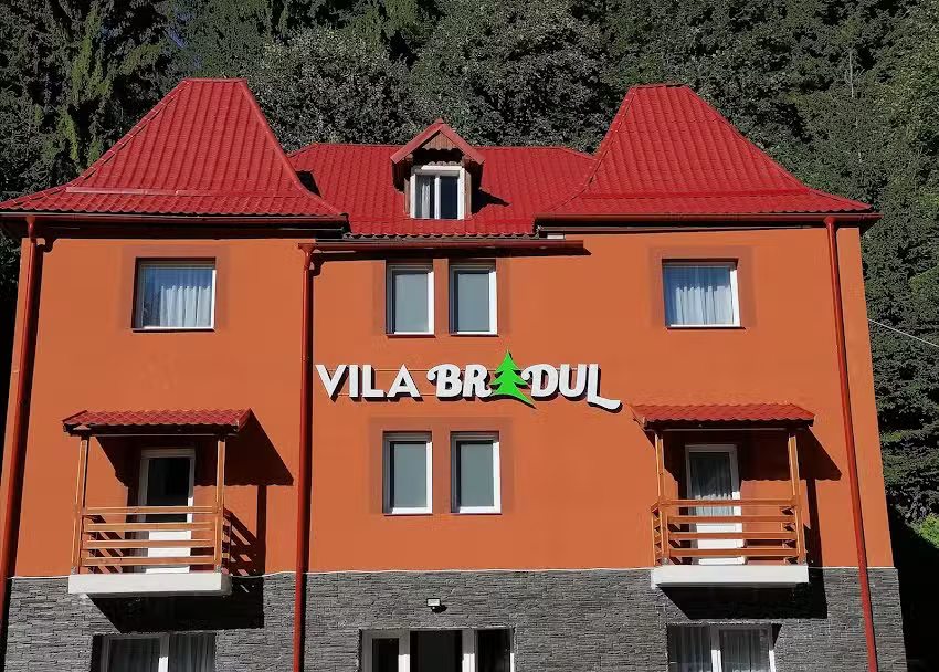 Vila Bradul – Lacul Rosu