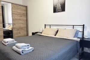 Yellow Dawn Apartment