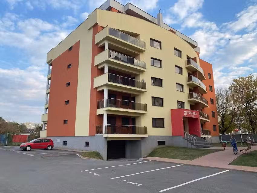 Yvett Apartmann-Fortuna Park