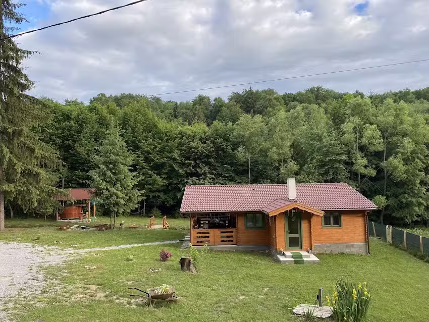 Zöld Fenyő Kulcsosház